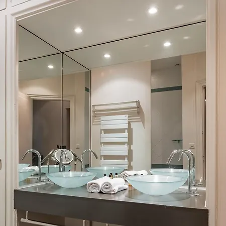 Veeve - Eiffel Eclectic Apartment Paris
